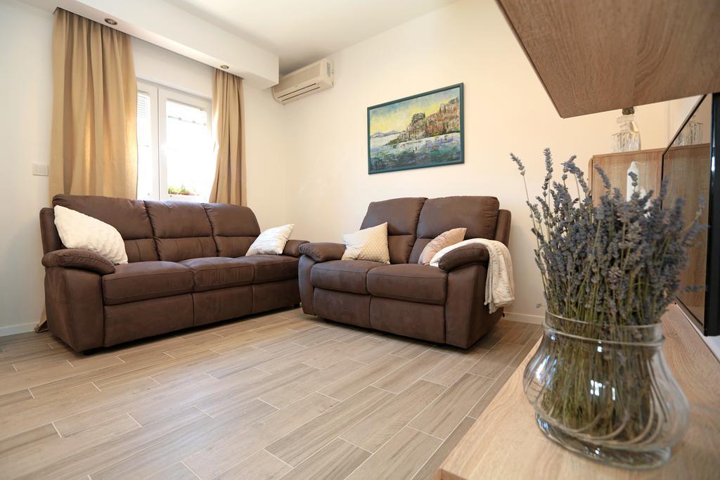 Apartamento Catherine'S Garden Šibenik Habitación foto