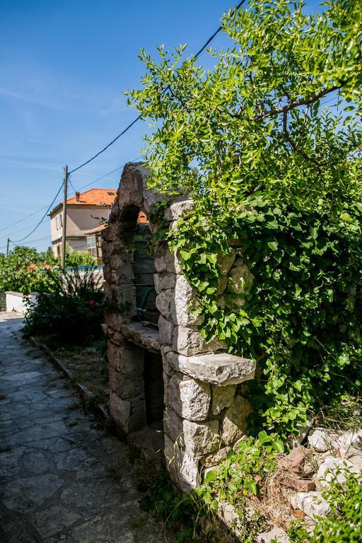 Apartamento Catherine'S Garden Šibenik Habitación foto