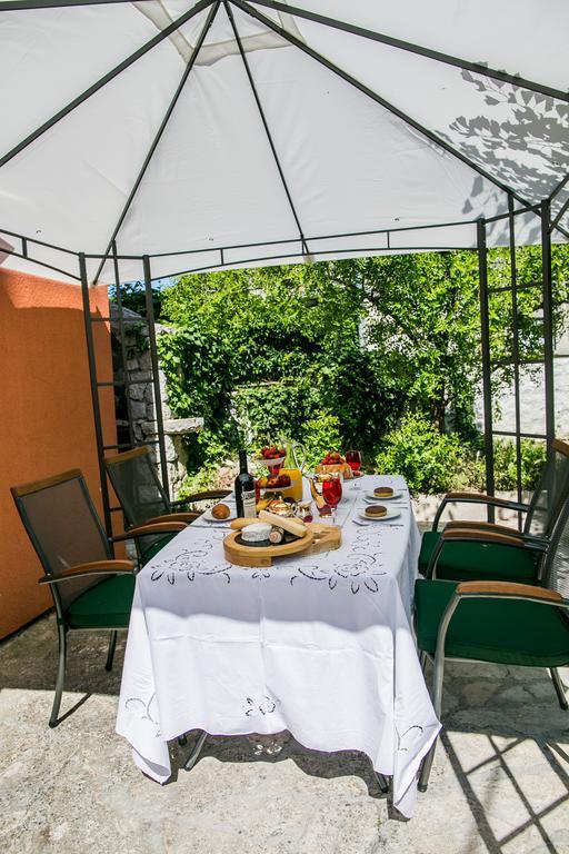 Apartamento Catherine'S Garden Šibenik Habitación foto